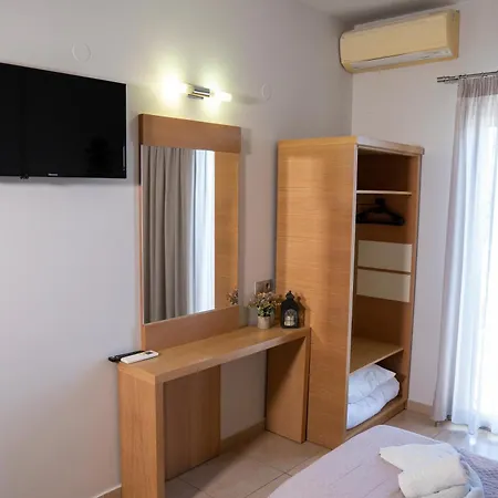 Hotel Epavlis *