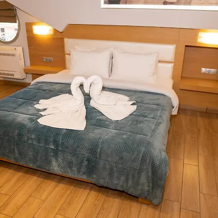 Epavlis Eleftheriadi מלון *