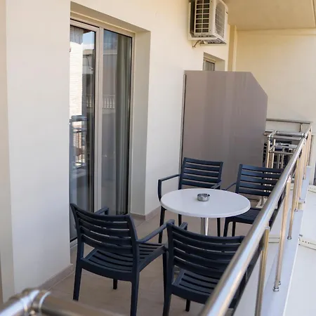 Hotel Epavlis *