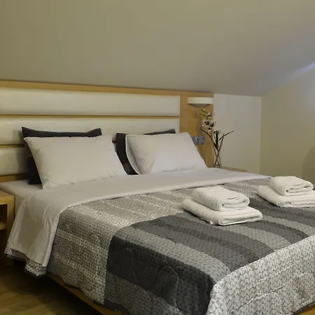 Epavlis Eleftheriadi מלון *