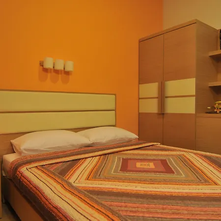 Epavlis Eleftheriadi מלון *