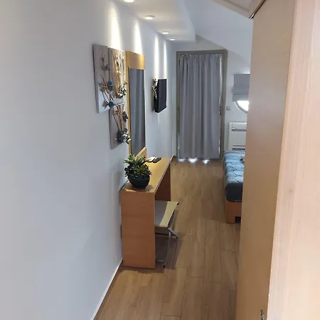 Epavlis Eleftheriadi מלון