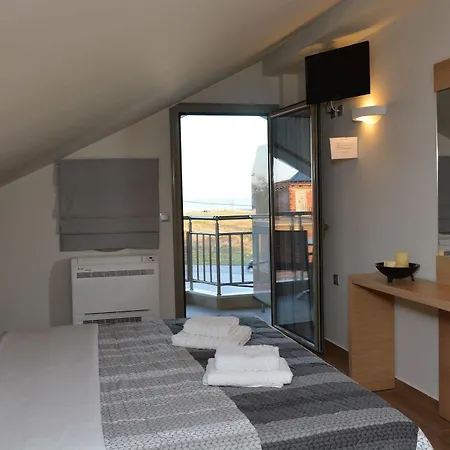Epavlis Hotel