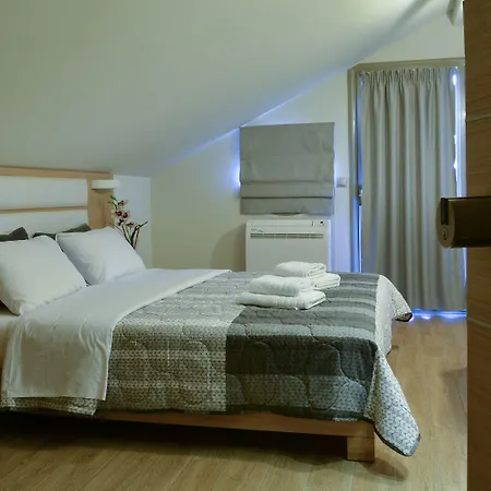 Epavlis Eleftheriadi Hotel *