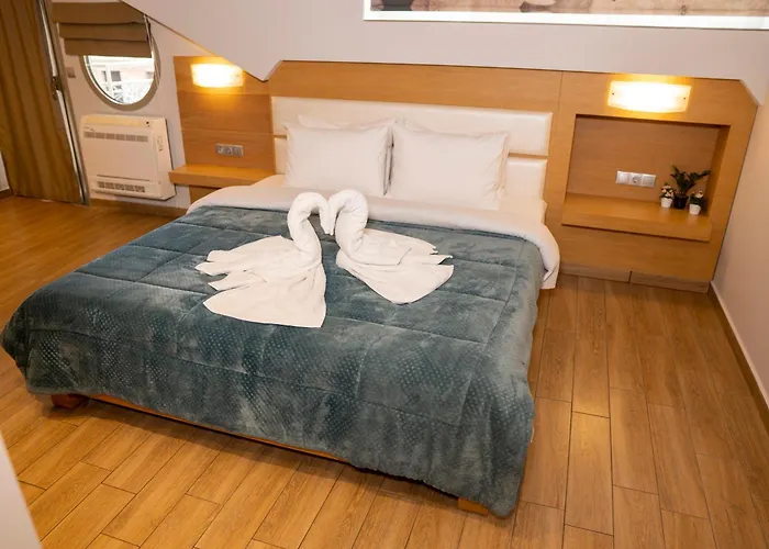 Epavlis Eleftheriadi Hotel *