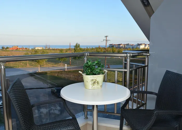 Epavlis Eleftheriadi * Paralía